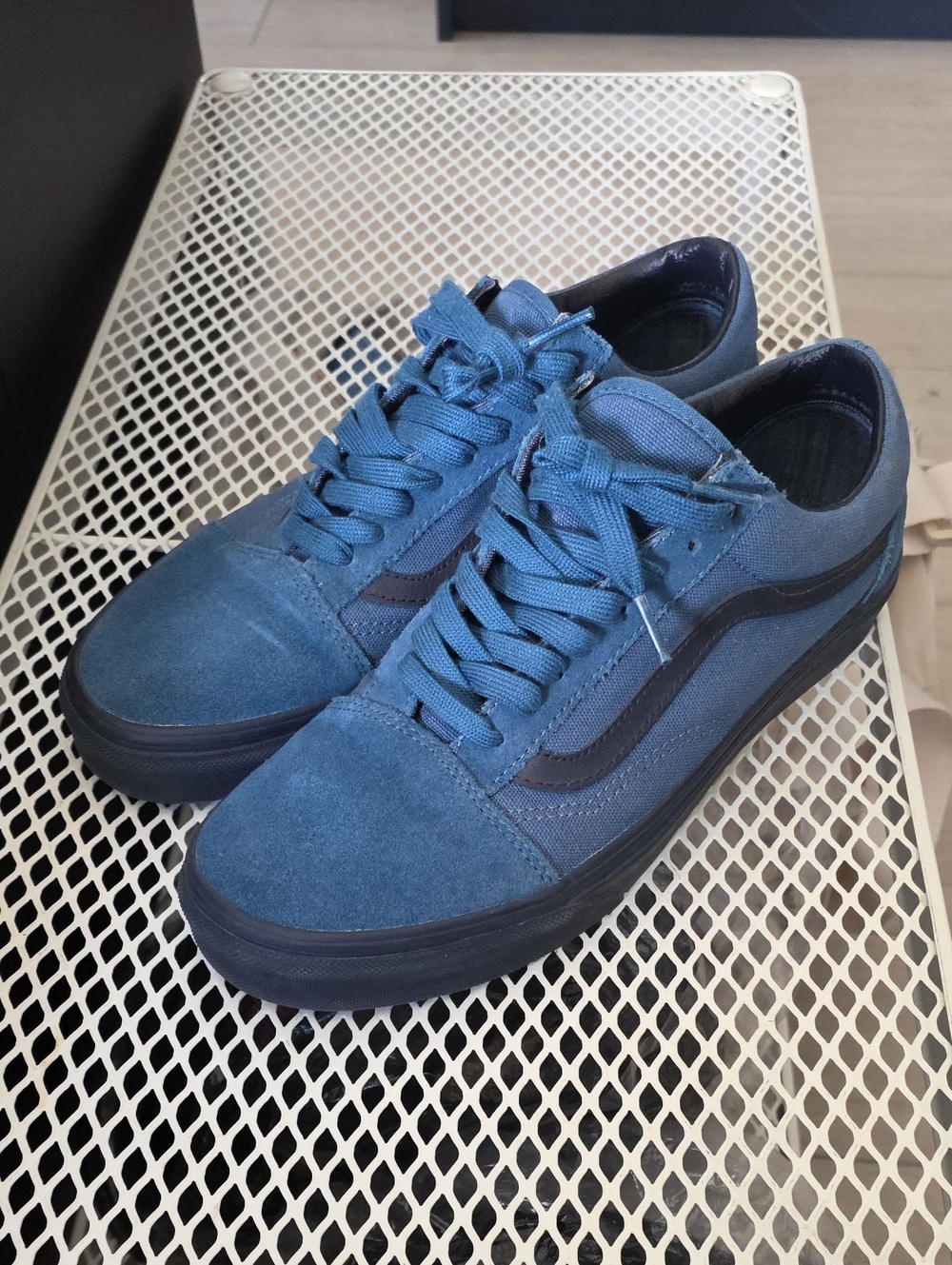 Vans  Blue Low-Top Suede & Canvas Sneakers Men 8 Women 9.5